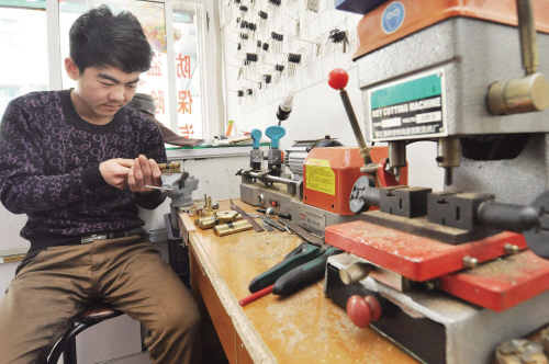 开锁店为啥“牛号”频现 听开锁师傅讲什么锁最防盗